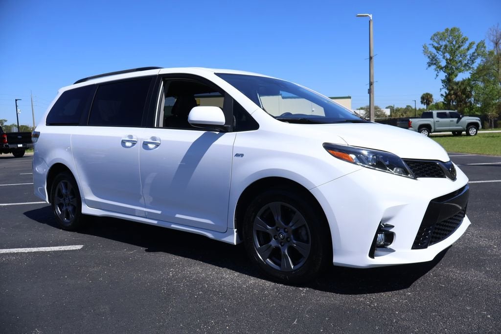 2019 Toyota Sienna SE