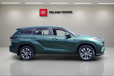 2025 Toyota Highlander Hybrid XLE