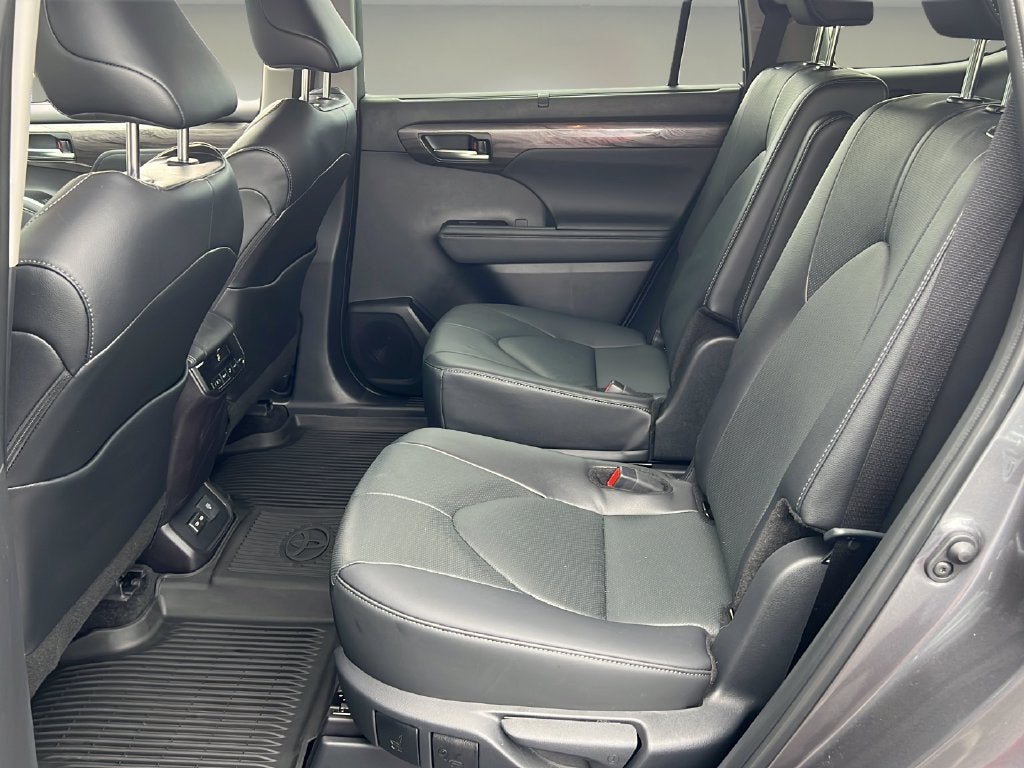 2025 Toyota Highlander LE
