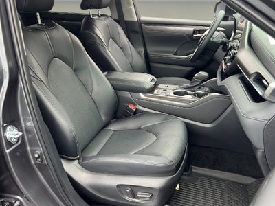 2025 Toyota Highlander LE