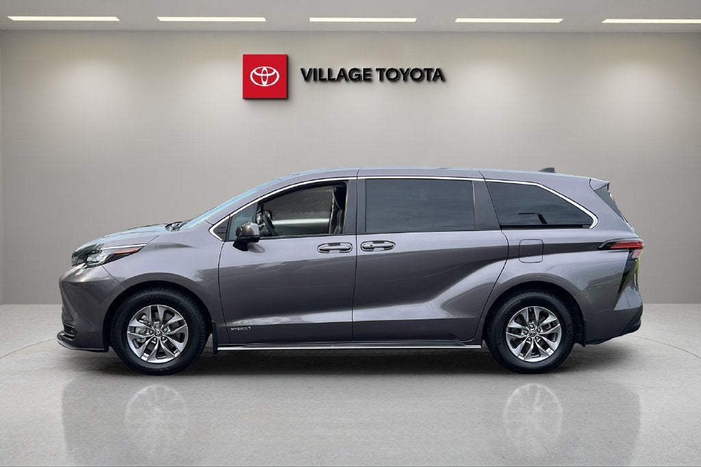 2021 Toyota Sienna LE