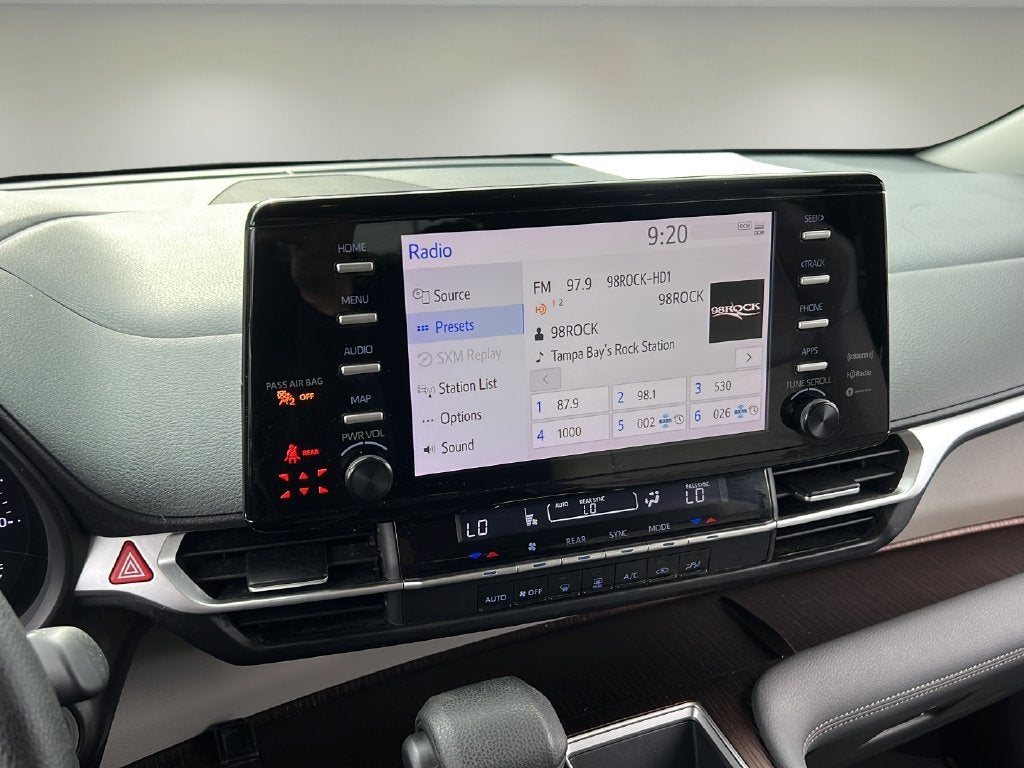 2021 Toyota Sienna LE