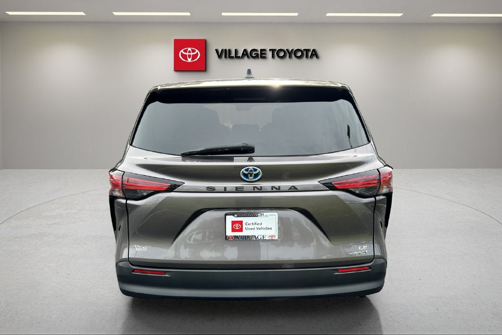 2021 Toyota Sienna LE