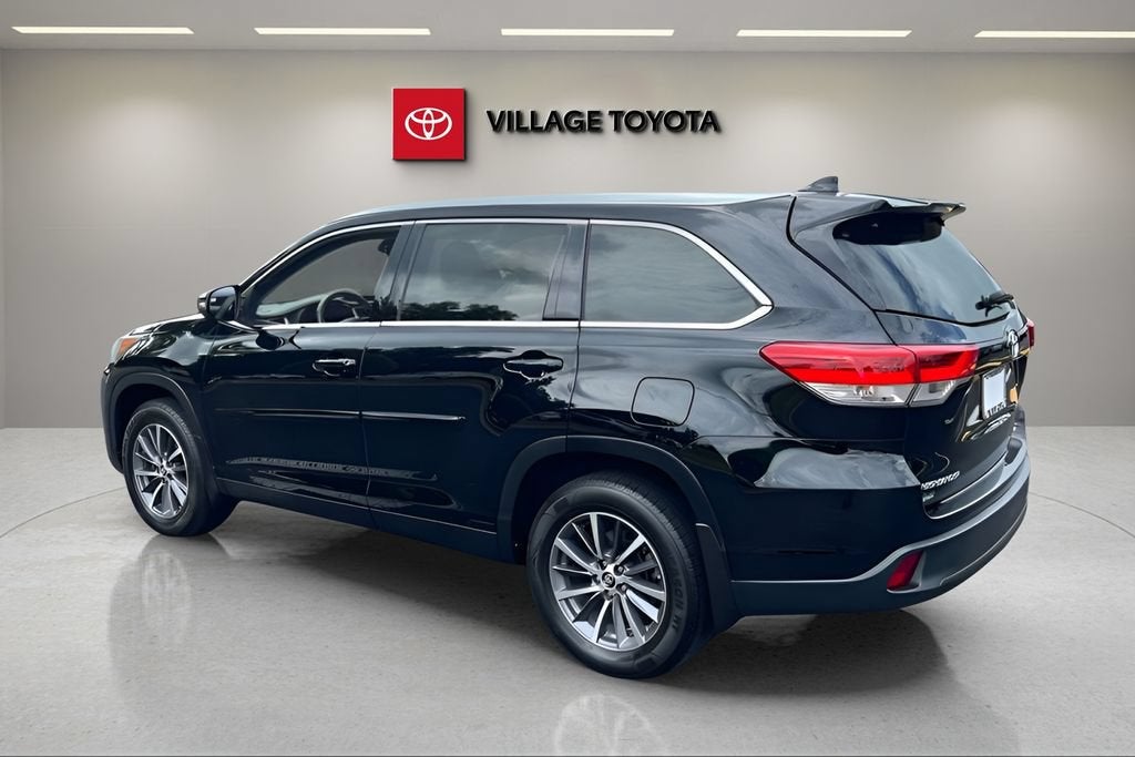 2019 Toyota Highlander SE