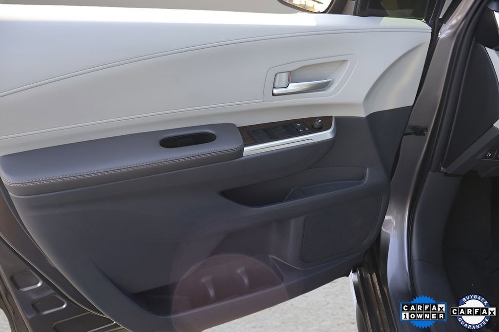 2023 Toyota Sienna XLE