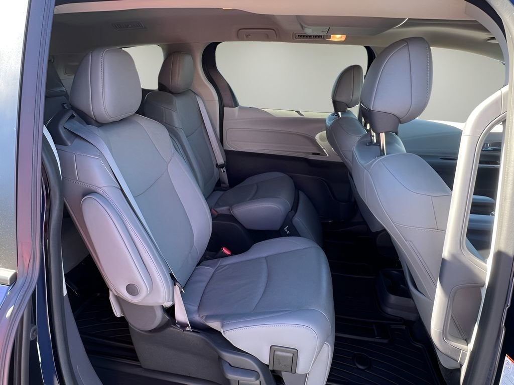 2022 Toyota Sienna Limited