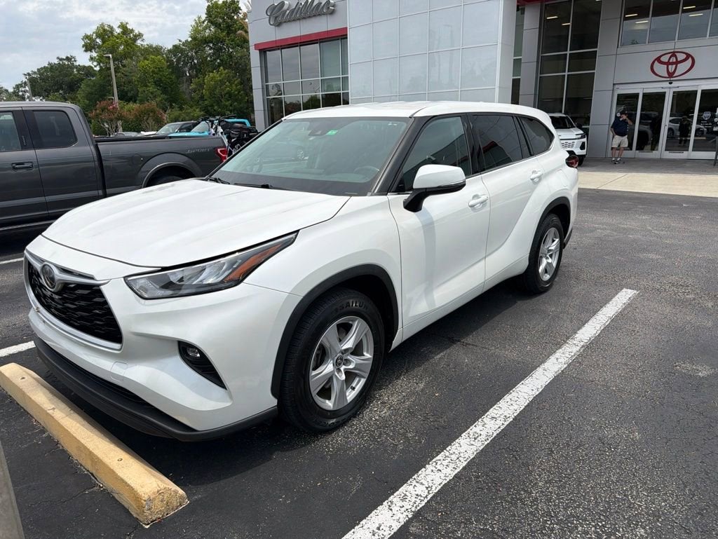 2020 Toyota Highlander LE