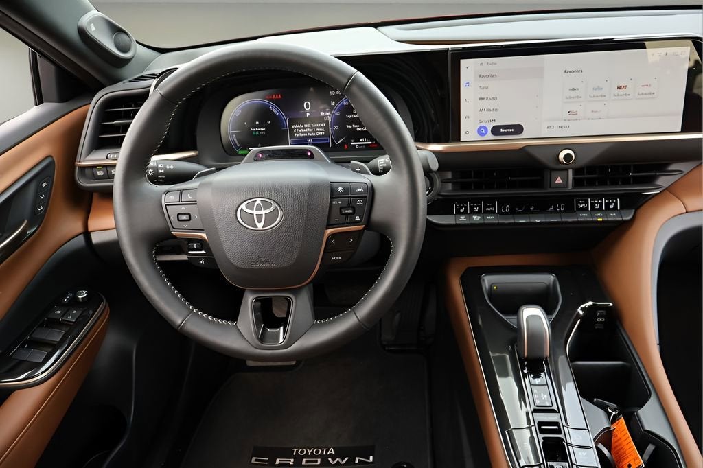 2025 Toyota Crown Signia XLE