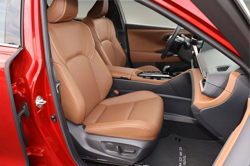 2025 Toyota Crown Signia XLE