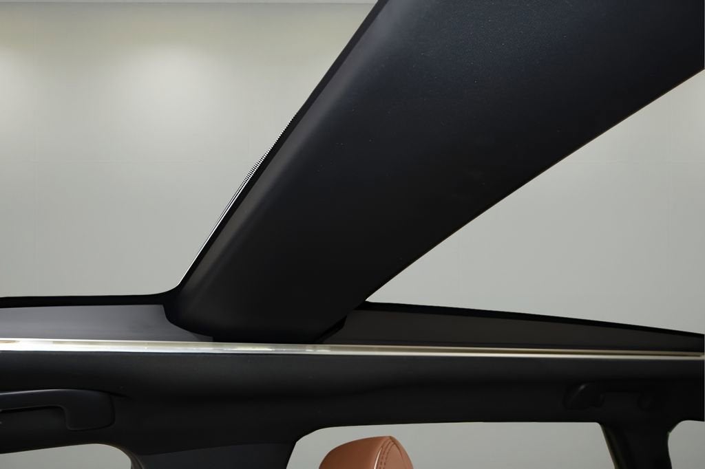 2025 Toyota Crown Signia XLE