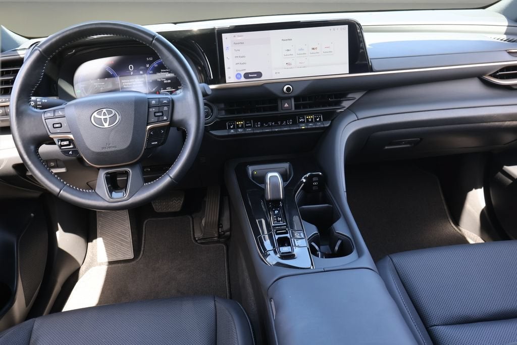 2025 Toyota Crown Signia XLE