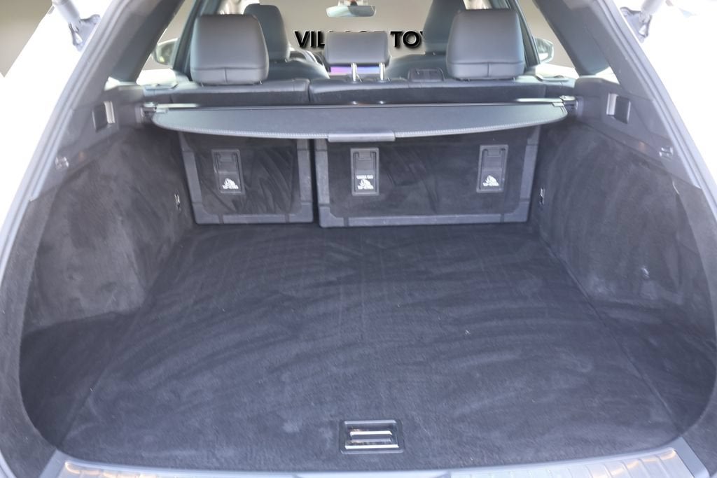 2025 Toyota Crown Signia XLE