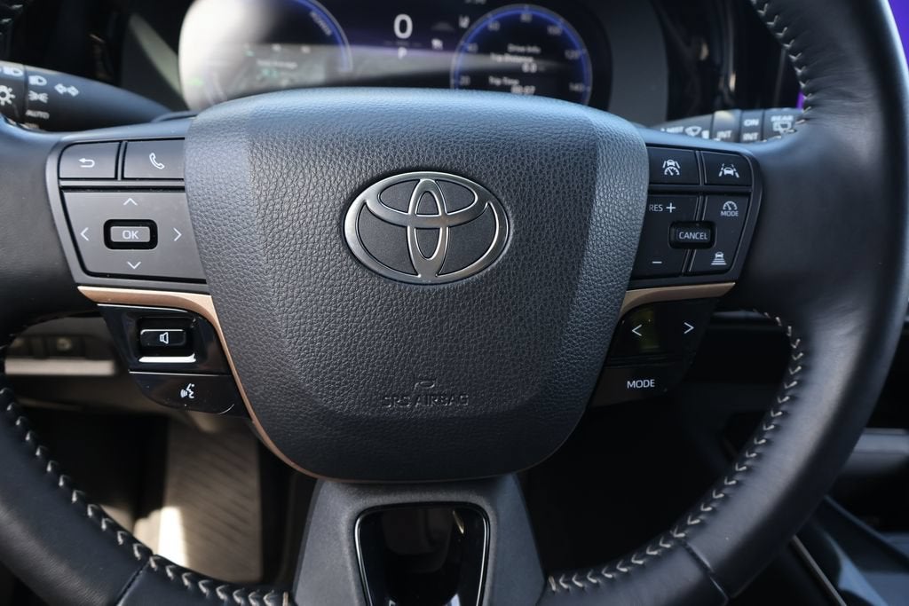 2025 Toyota Crown Signia XLE