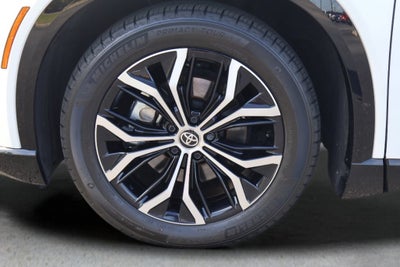 2025 Toyota Crown Signia XLE