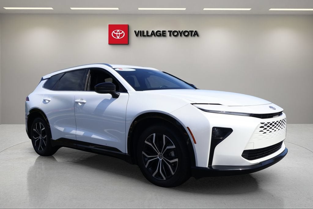 2025 Toyota Crown Signia XLE