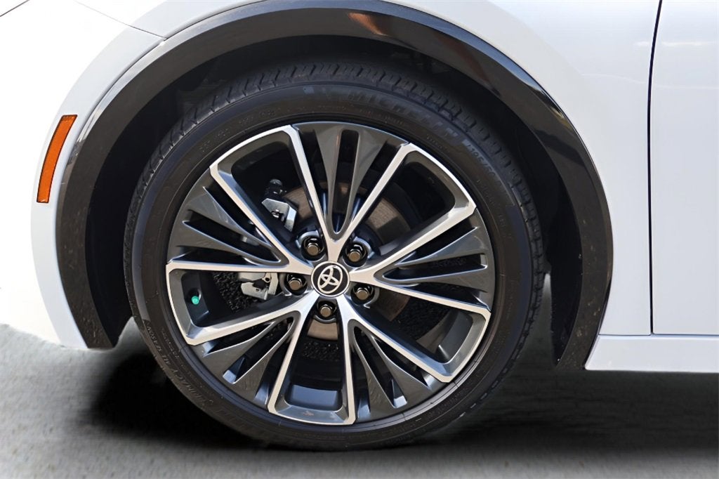 2025 Toyota Prius LE