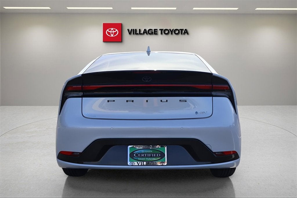 2025 Toyota Prius LE