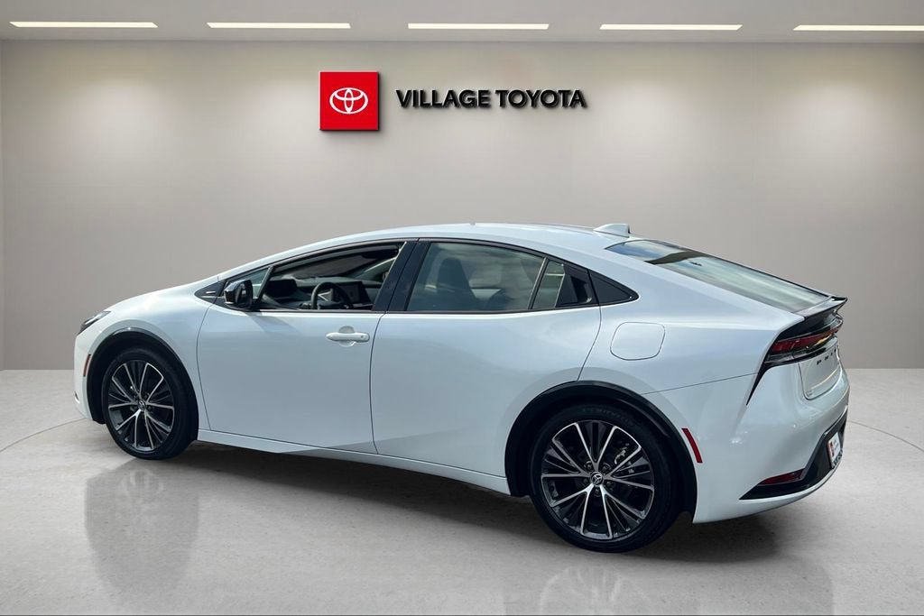 2025 Toyota Prius LE