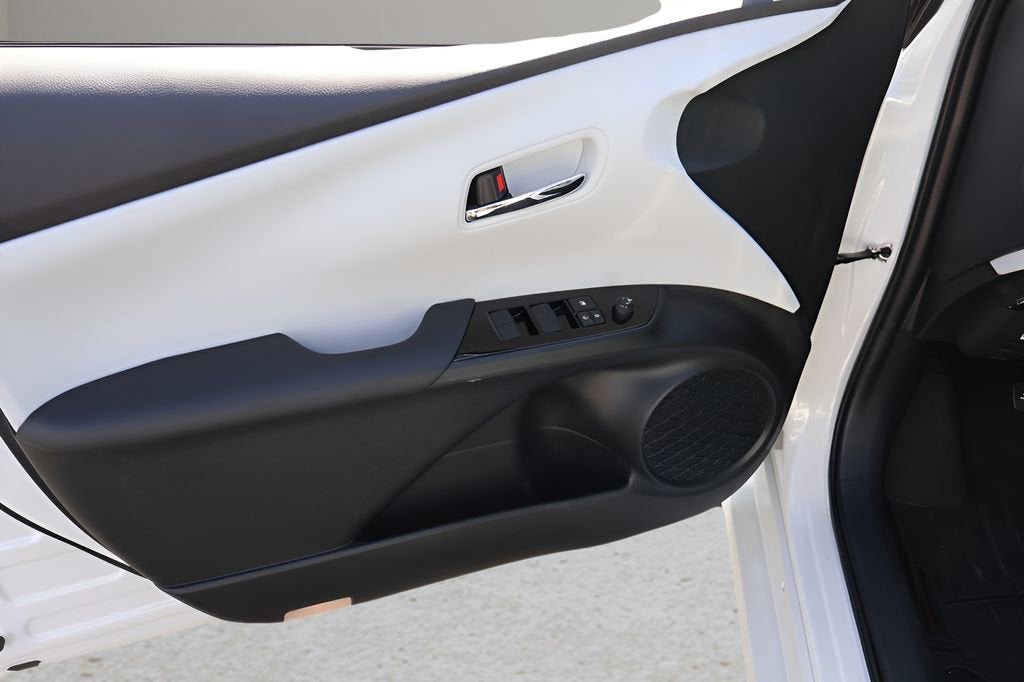 2021 Toyota Prius L Eco