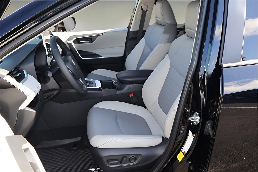 2025 Toyota RAV4 Hybrid XLE Premium